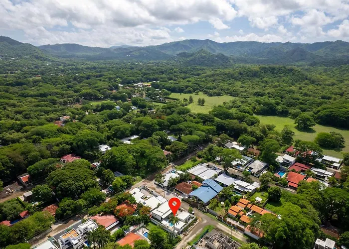 Sprawling Modern With A Tranquil Outdoor Living Space Swimming Pool And A Private Casita Сasa de vacaciones Playa Flamingo
